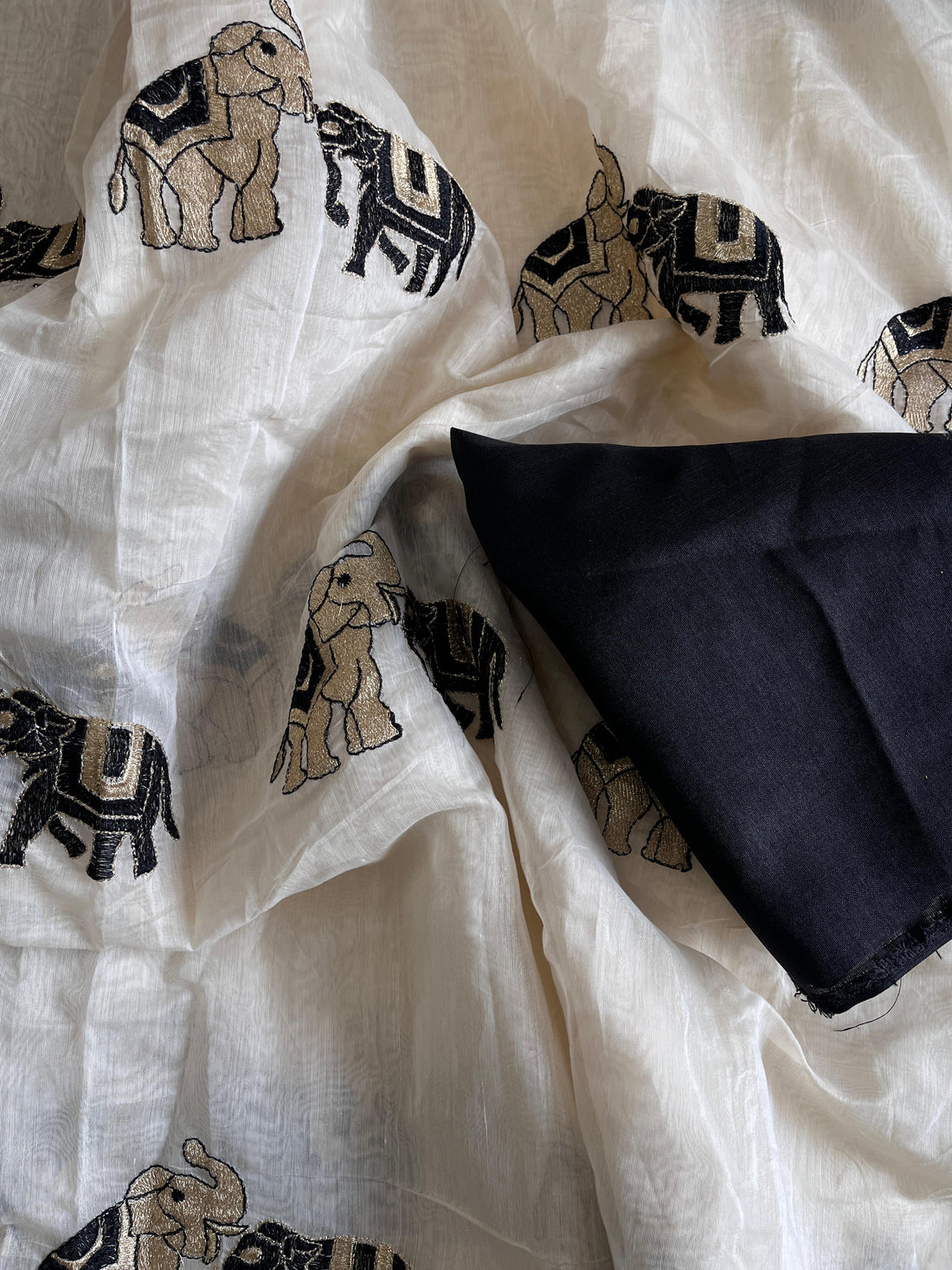 Premium chanderi saree Tissue saree with black &nbsp;Embroidary &amp; Zari Thread work VT 106EX