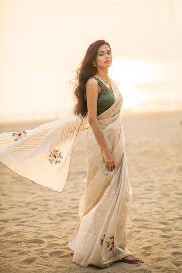 Minimal Gold-Line Pure Elegance Saree S-0029