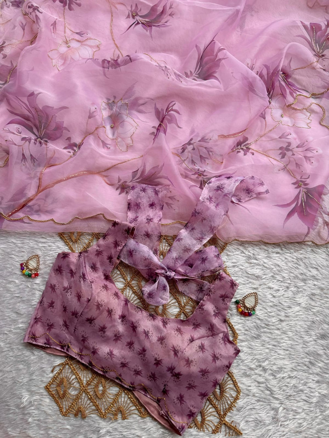 Mauve Floral Printed Organza Saree with Scalloped Border  SD-1077