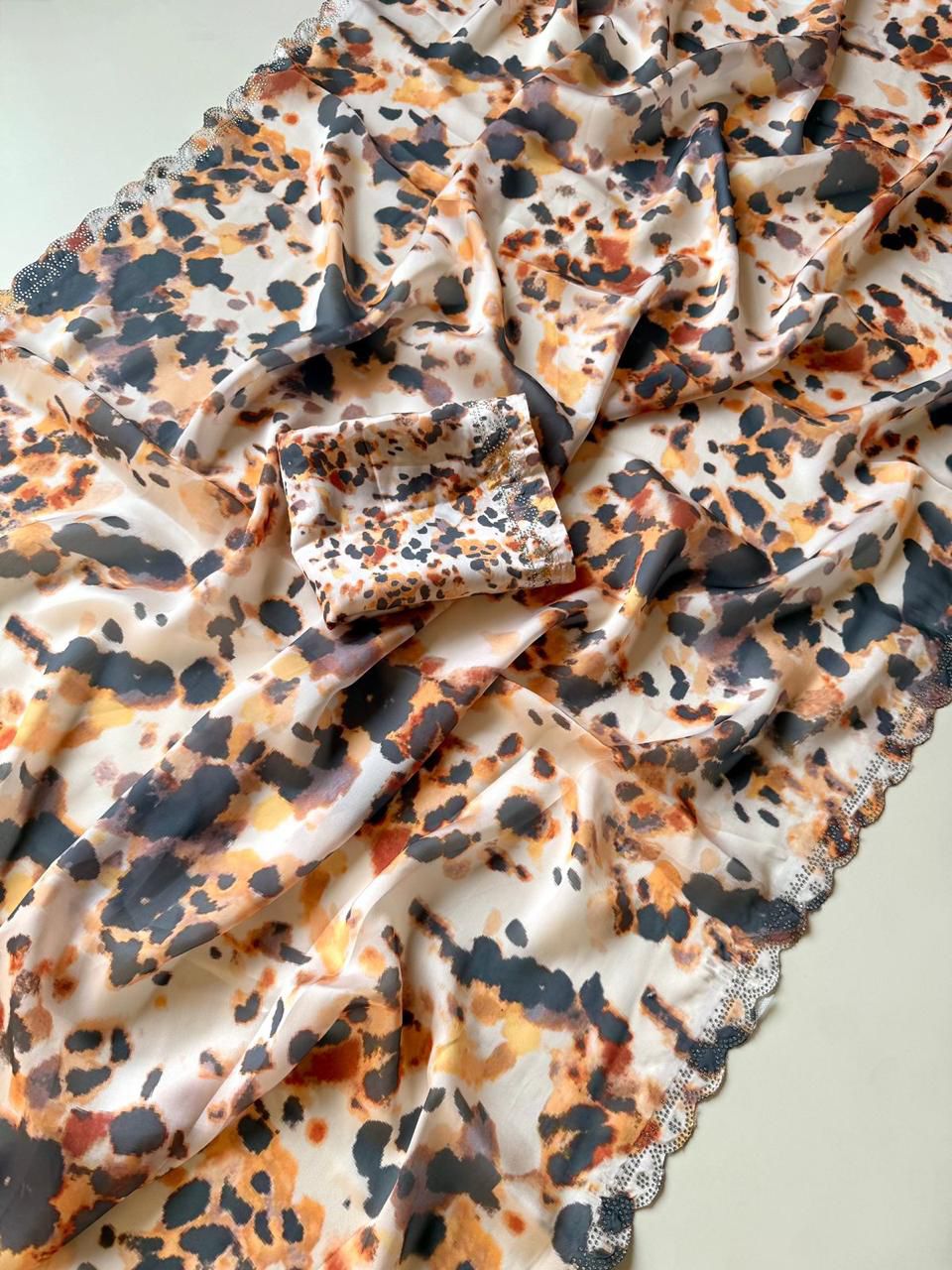 Saadlo Luxury Midnight Rose Georgette Saree with Scalloped Diamond Border SD-1107