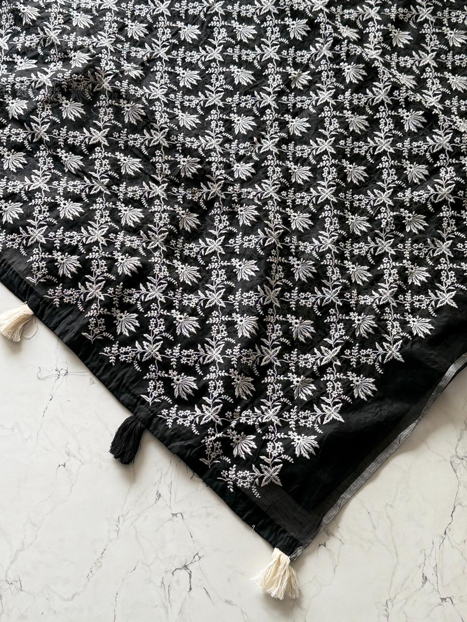 Primium Chanderi Cotton Saree With Multy Chiken Thread Work and Heavy Tussles   Blouse Running Chanderi Cotton Plain SD5084