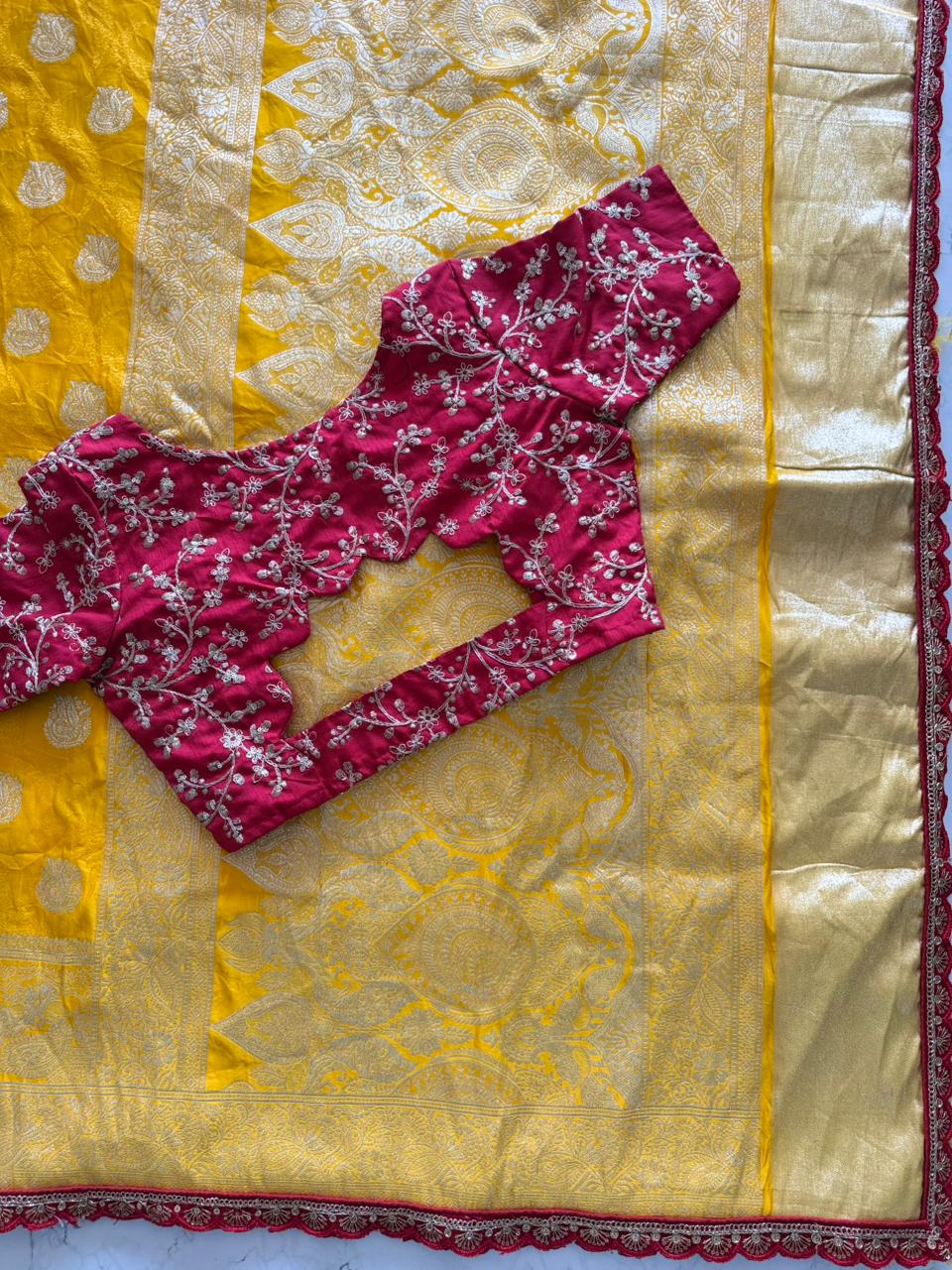 Pure Banarasi satin Pattu Saree with elegant Weaving flower on all over the saree
