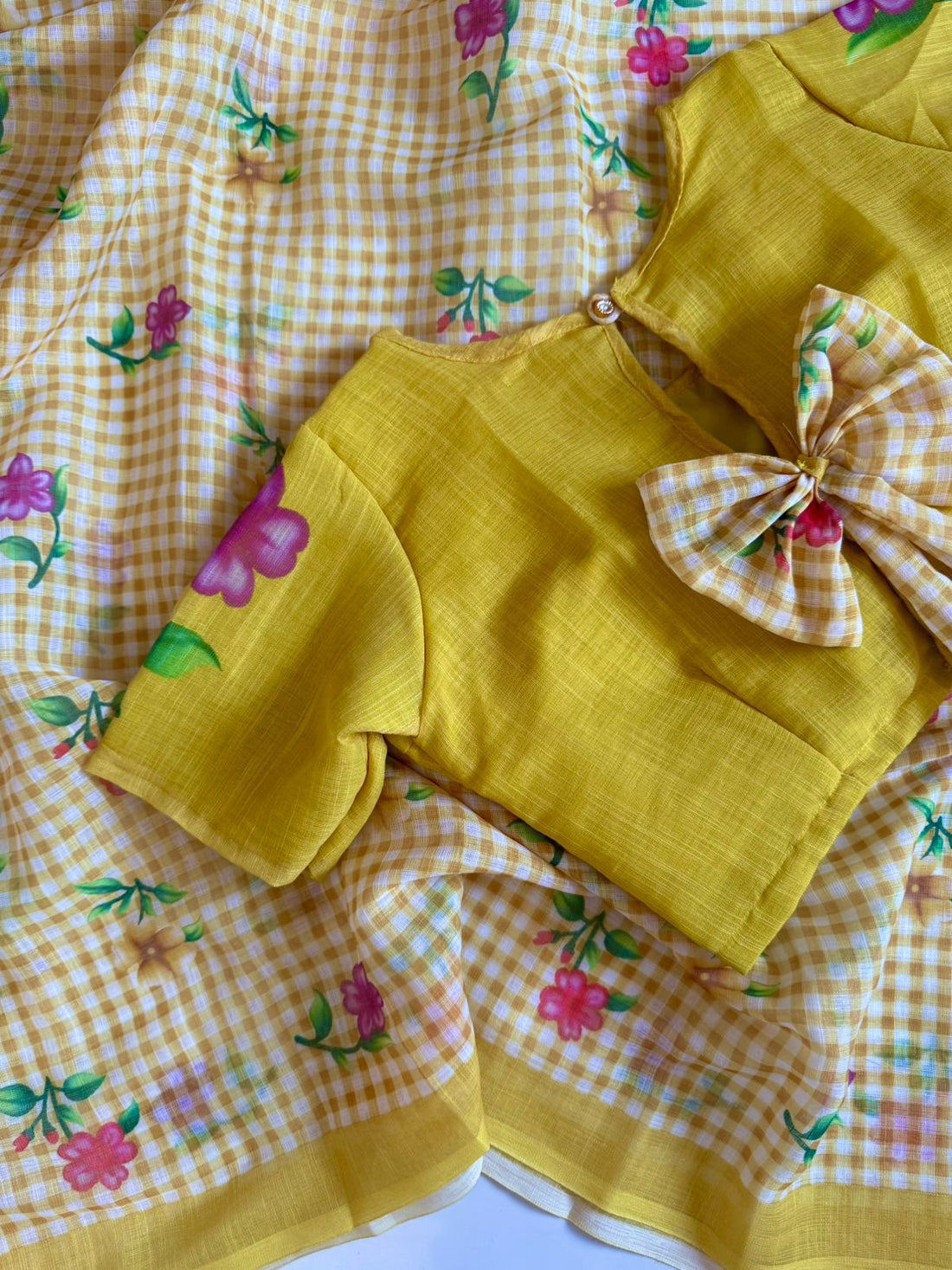 Fabric : soft  mal  cotton,  Blouse febric :- mal cotton with Ďigital print  Stich 38 upto 42