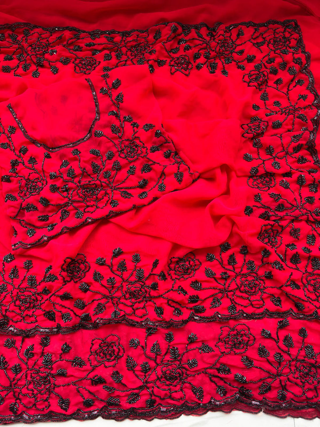 Saree:- Pure Fox Geogate With Beautiful Original Black Beeds Work with Cut  work border